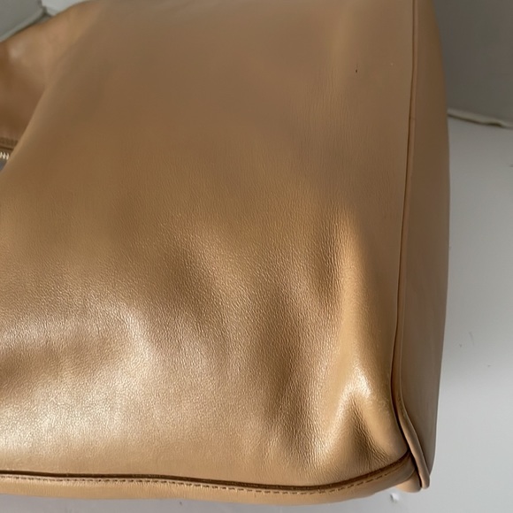 Authentic Gucci Leather Bag. - Picture 16 of 16